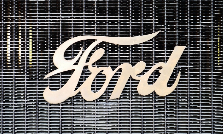 Ford Tourneo Custom – doskonały do przewozu osób