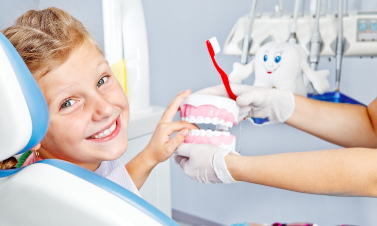 Co powinno cechować dobrego stomatologa dziecięcego?