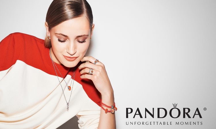 The Pandora Jewelry Fashion Experience
